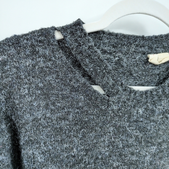 Moth Anthropologie Split Collar Women's Small Grey Fuzzy Sweater Crew Neck - Picture 4 of 9